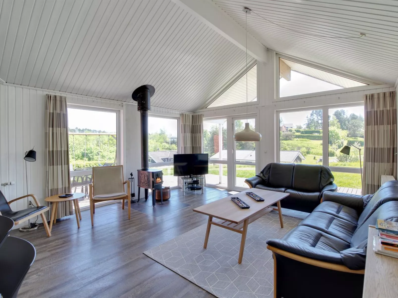 "Rani" - 800m from the sea