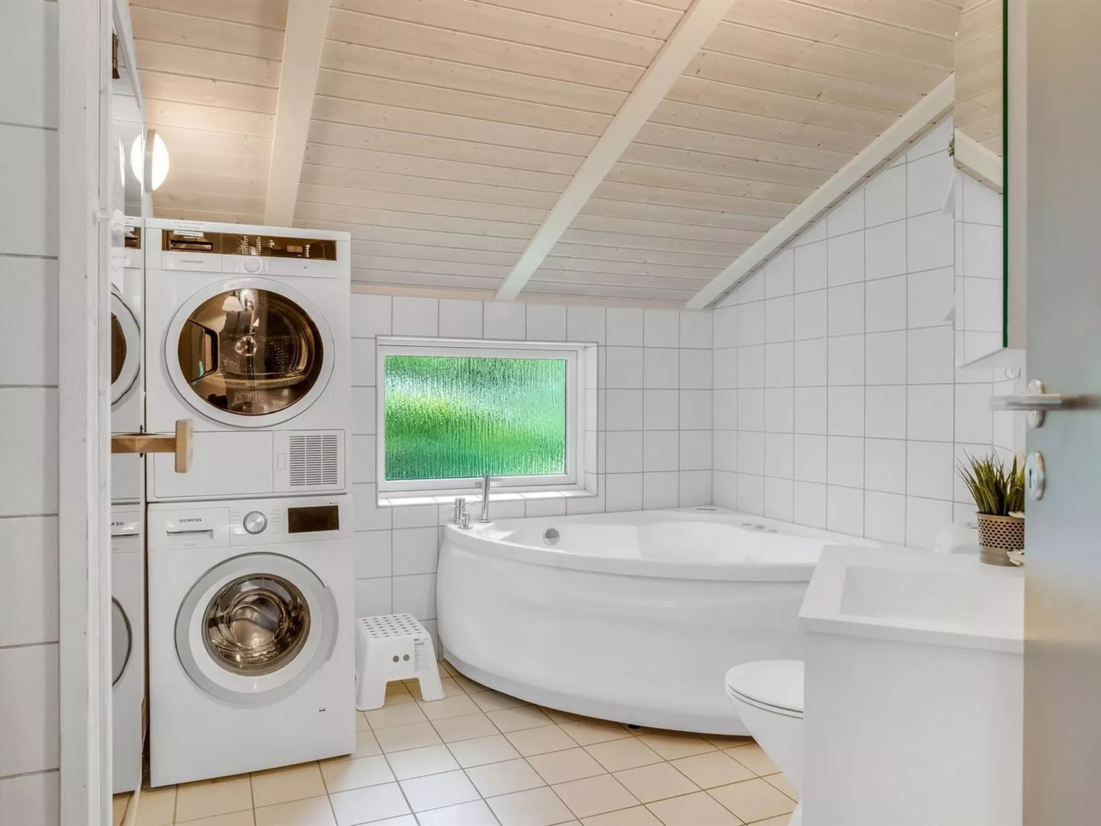 "Barnet" - 2.2km from the sea