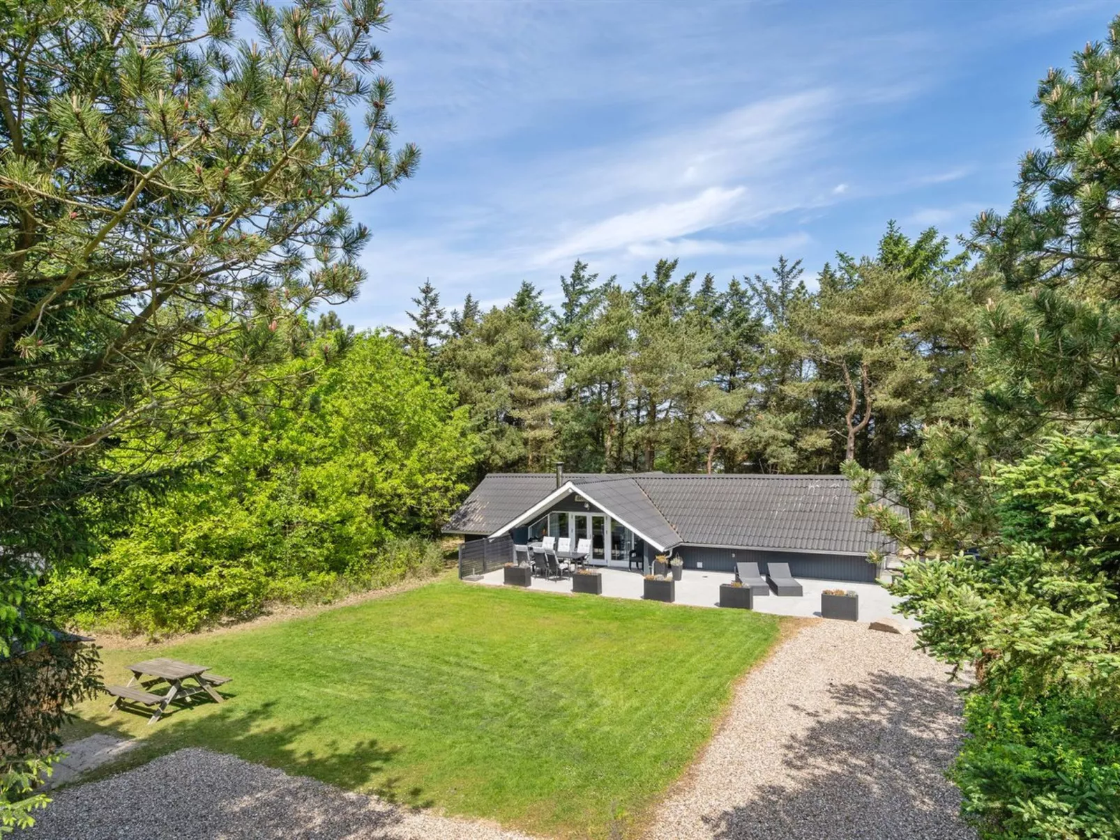 "Hjalmara" - 900m from the sea