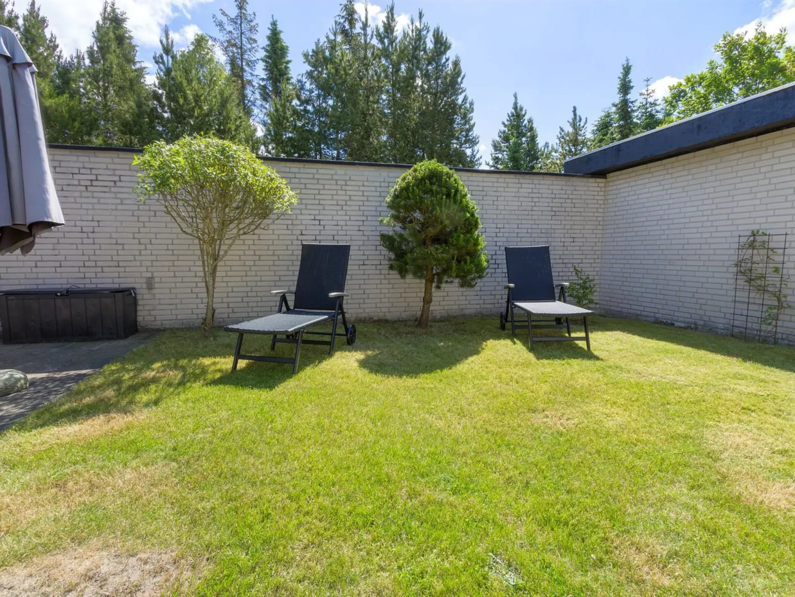 "Enya" - 600m from the sea