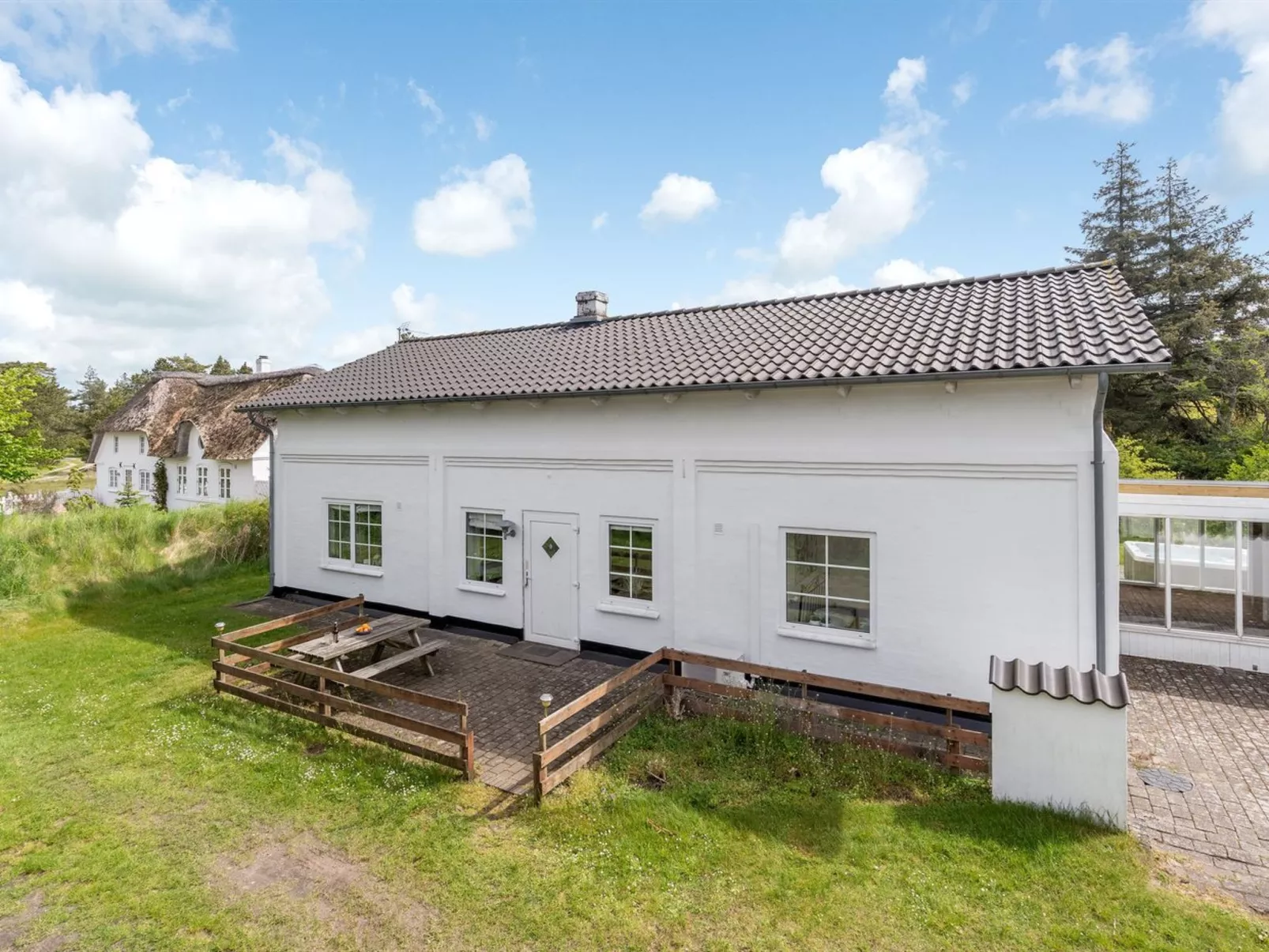 "Rea" - 5km from the sea-Outside