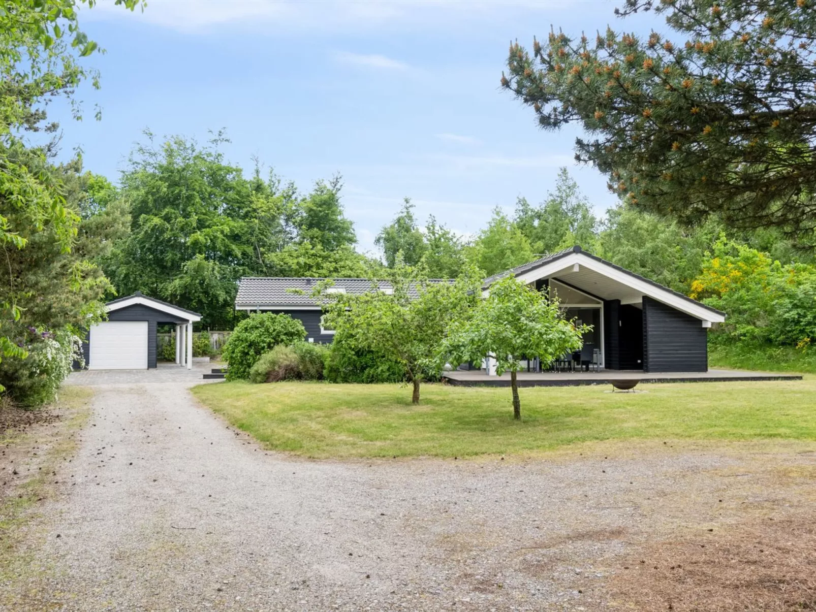 "Hunlef" - 400m from the sea