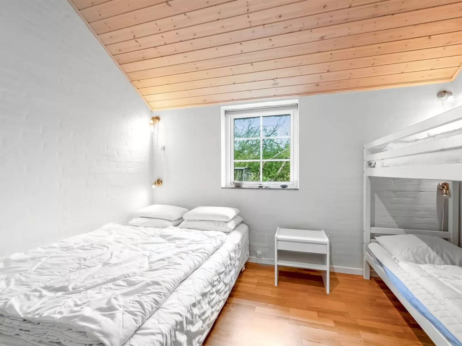 "Benthe" -  from the sea