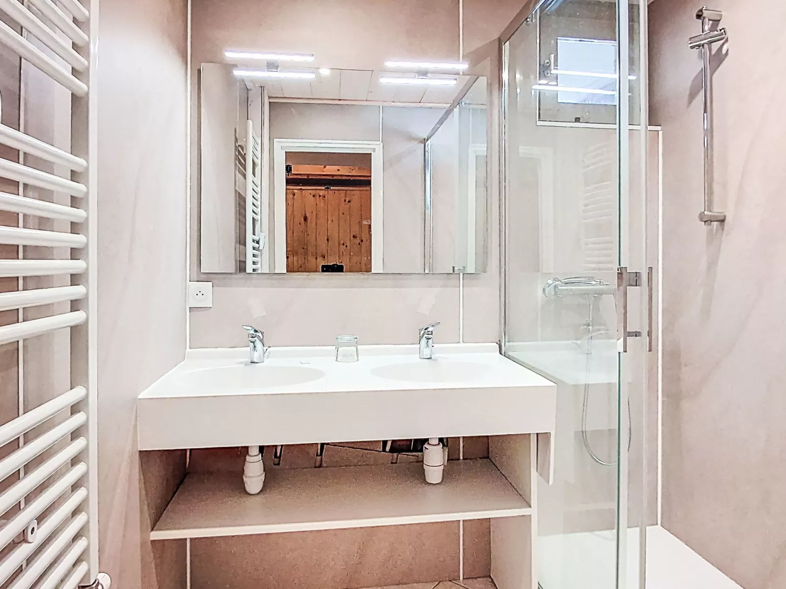 Le Pramecou (Val Claret)-Inside