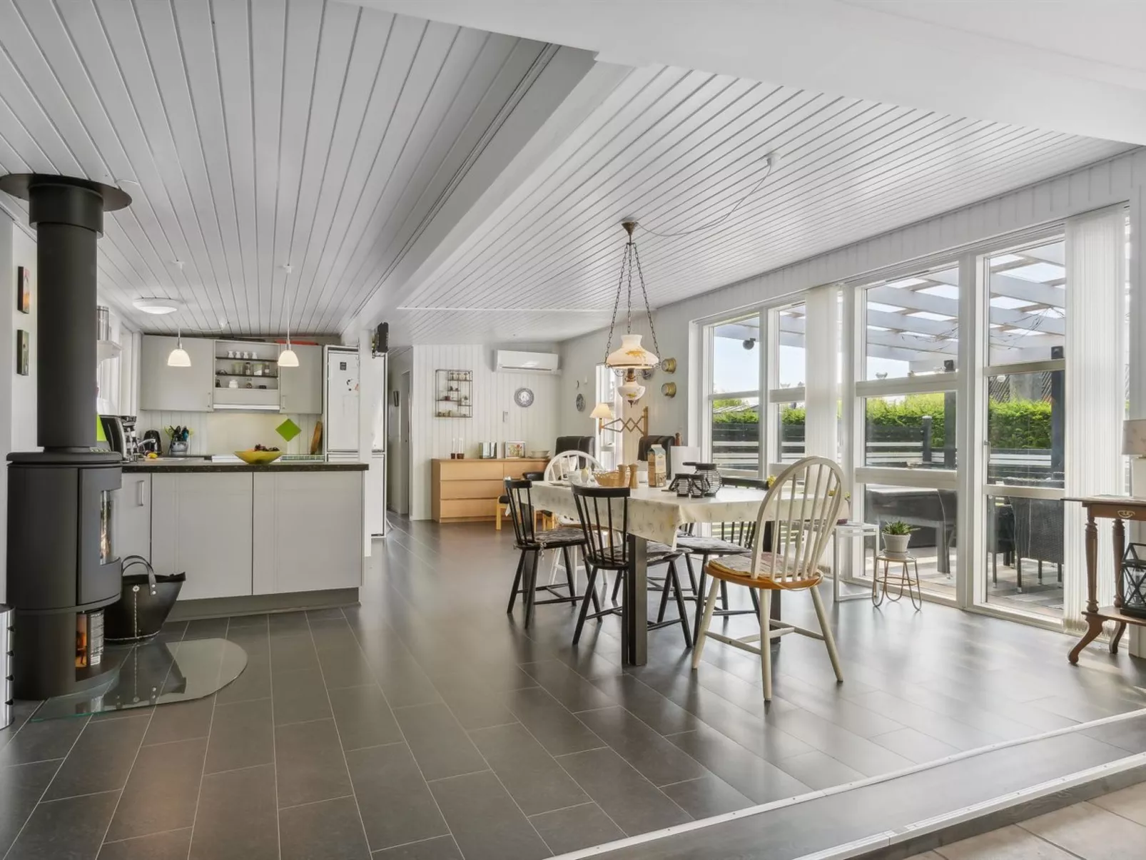 "Guthrik" - 900m from the sea