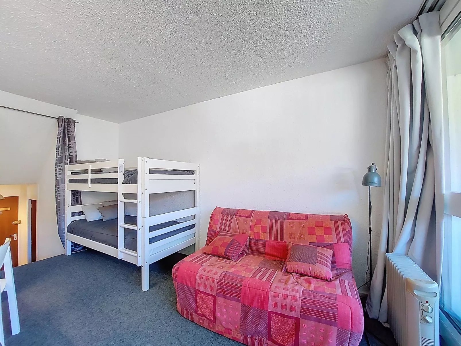 Brelin Evons R05-Drinnen