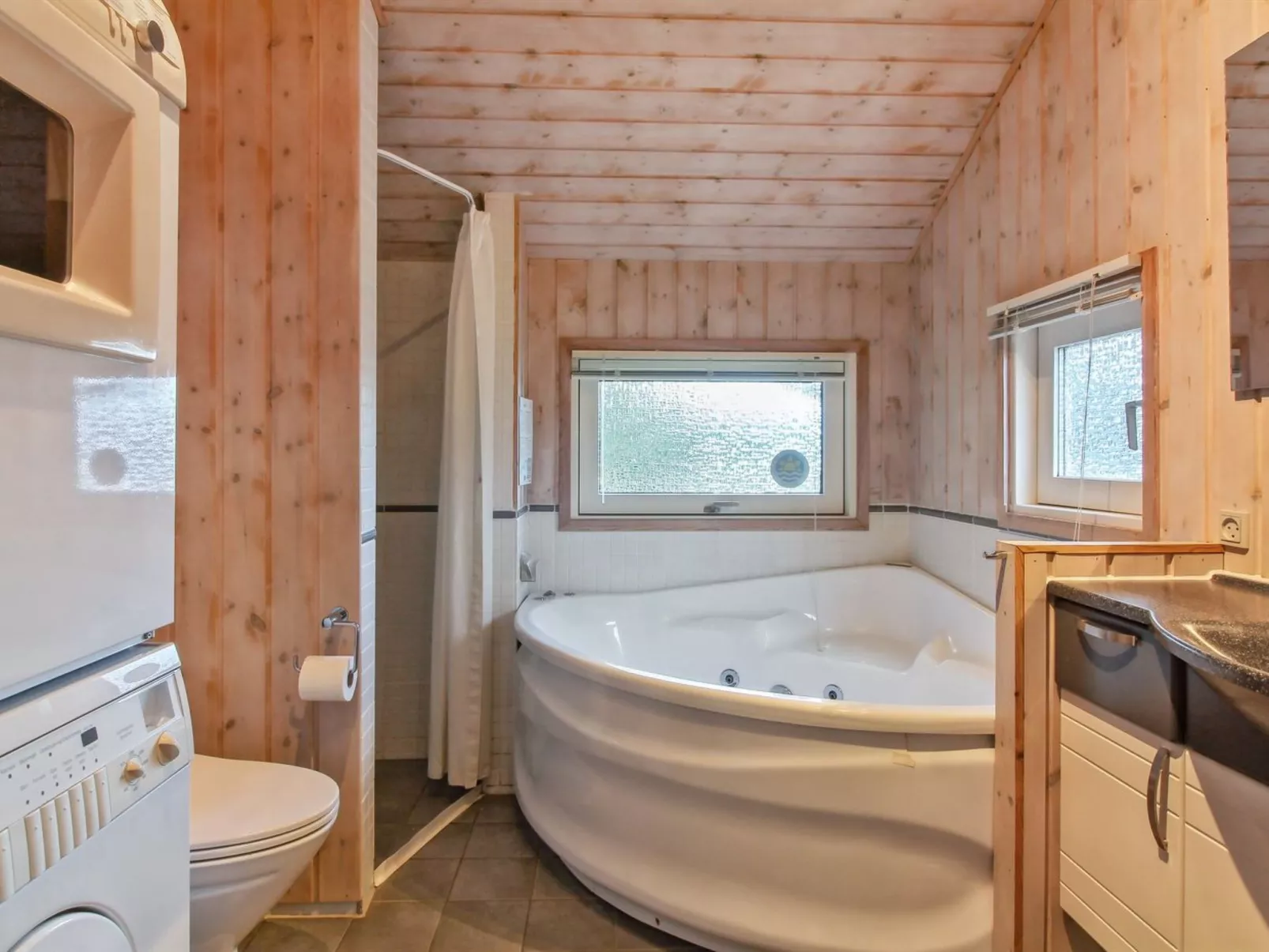 "Elsemaria" - 1.3km from the sea