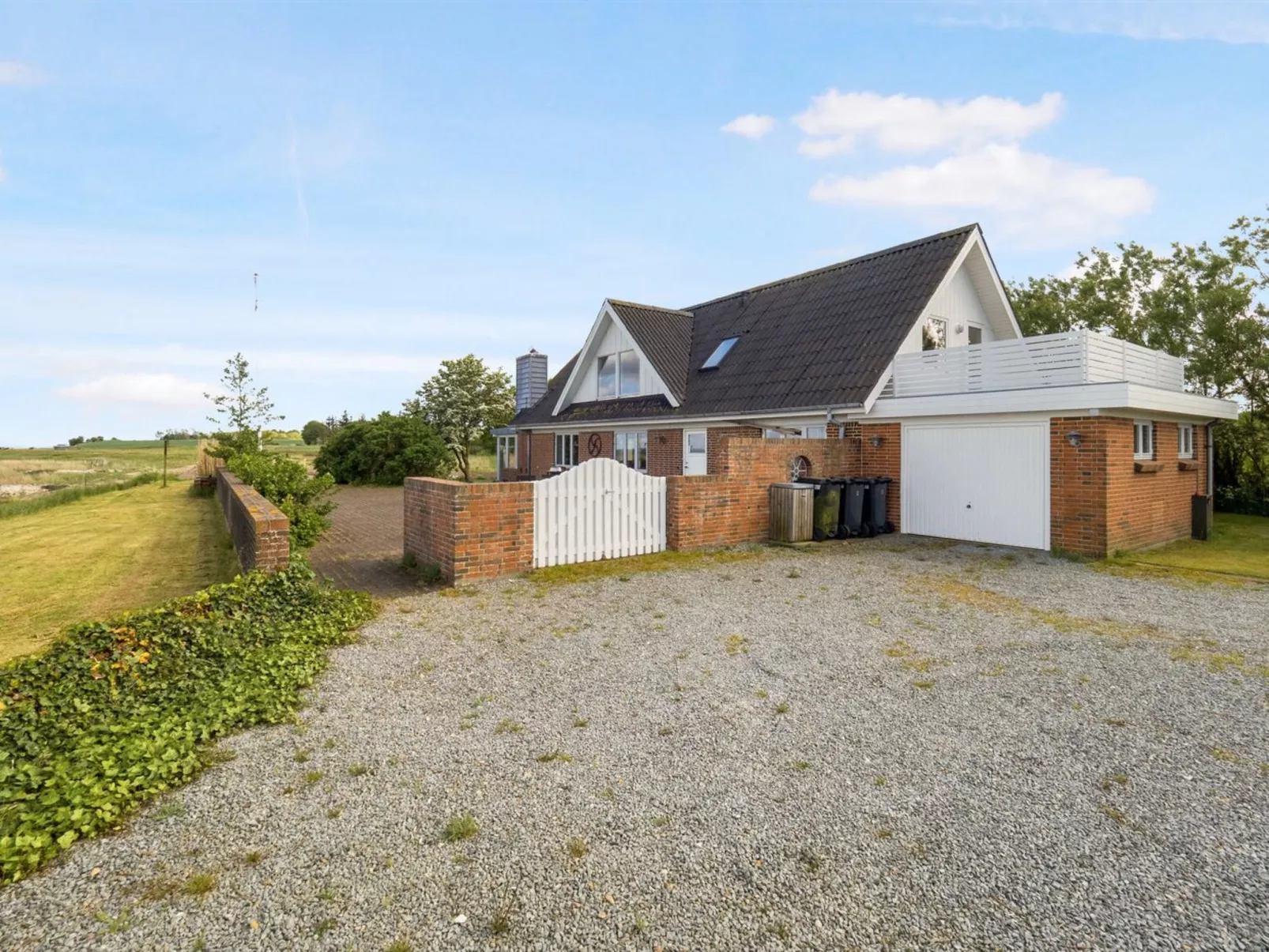 "Emmie" - 50m to the fjord