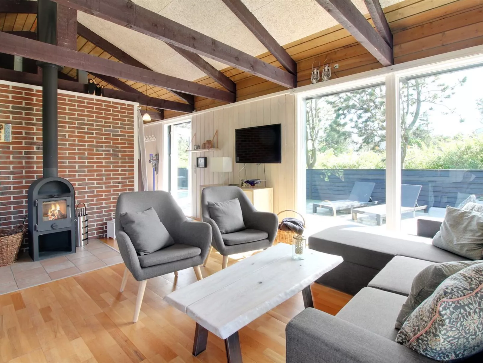 "Eyer" - 800m from the sea