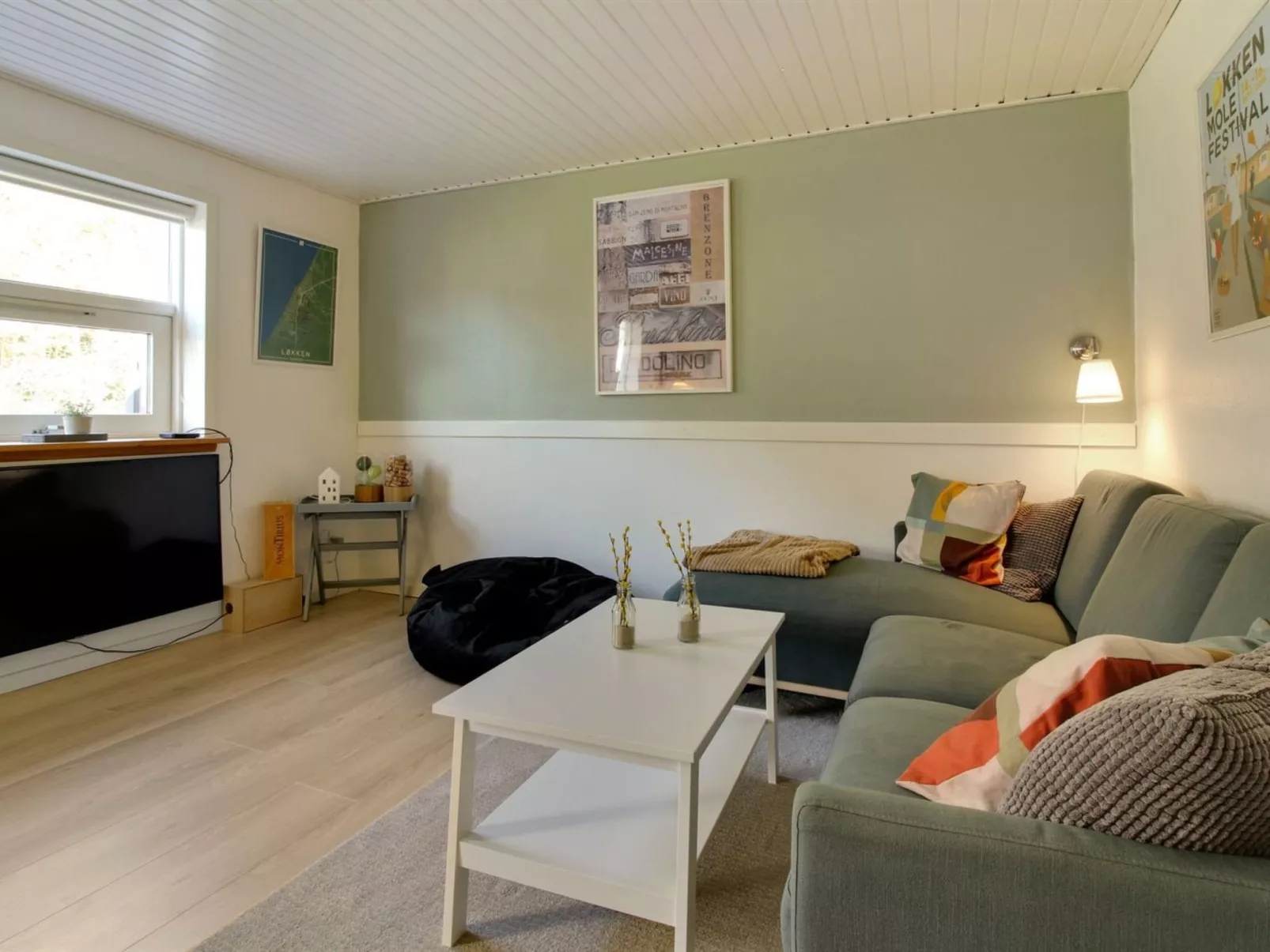 "Oddi" - 900m from the sea-Drinnen