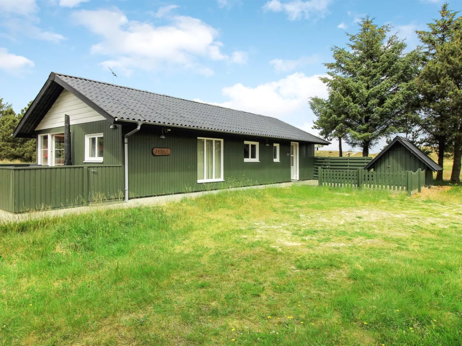 "Juste" - 2.2km from the sea-Outside