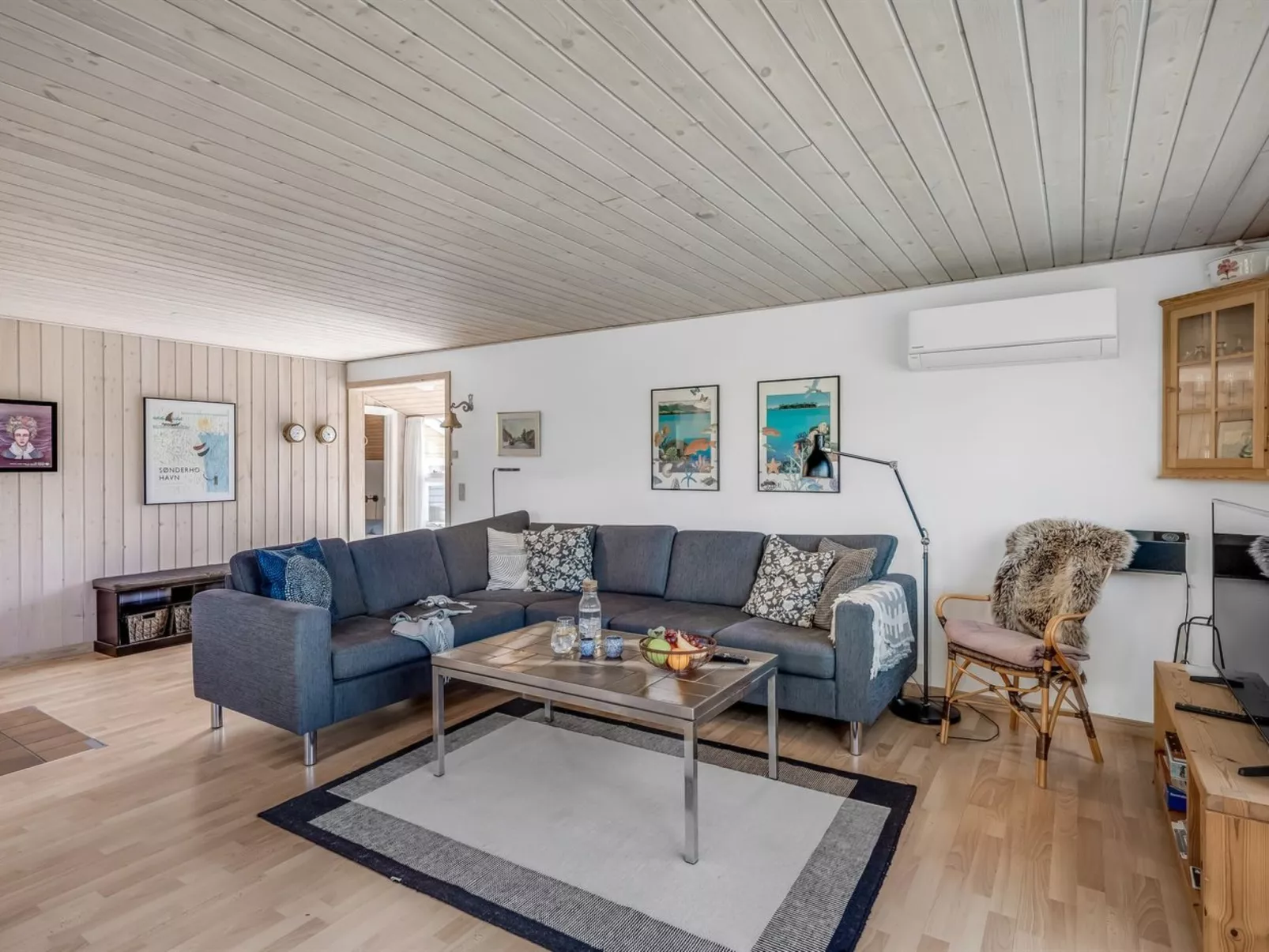 "Tedora" - 300m from the sea