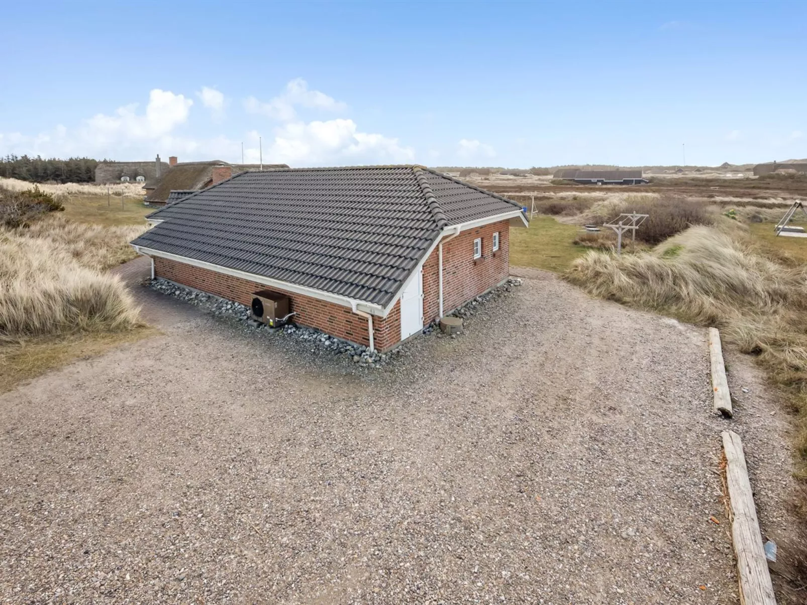 "Hinrich" - 300m from the sea