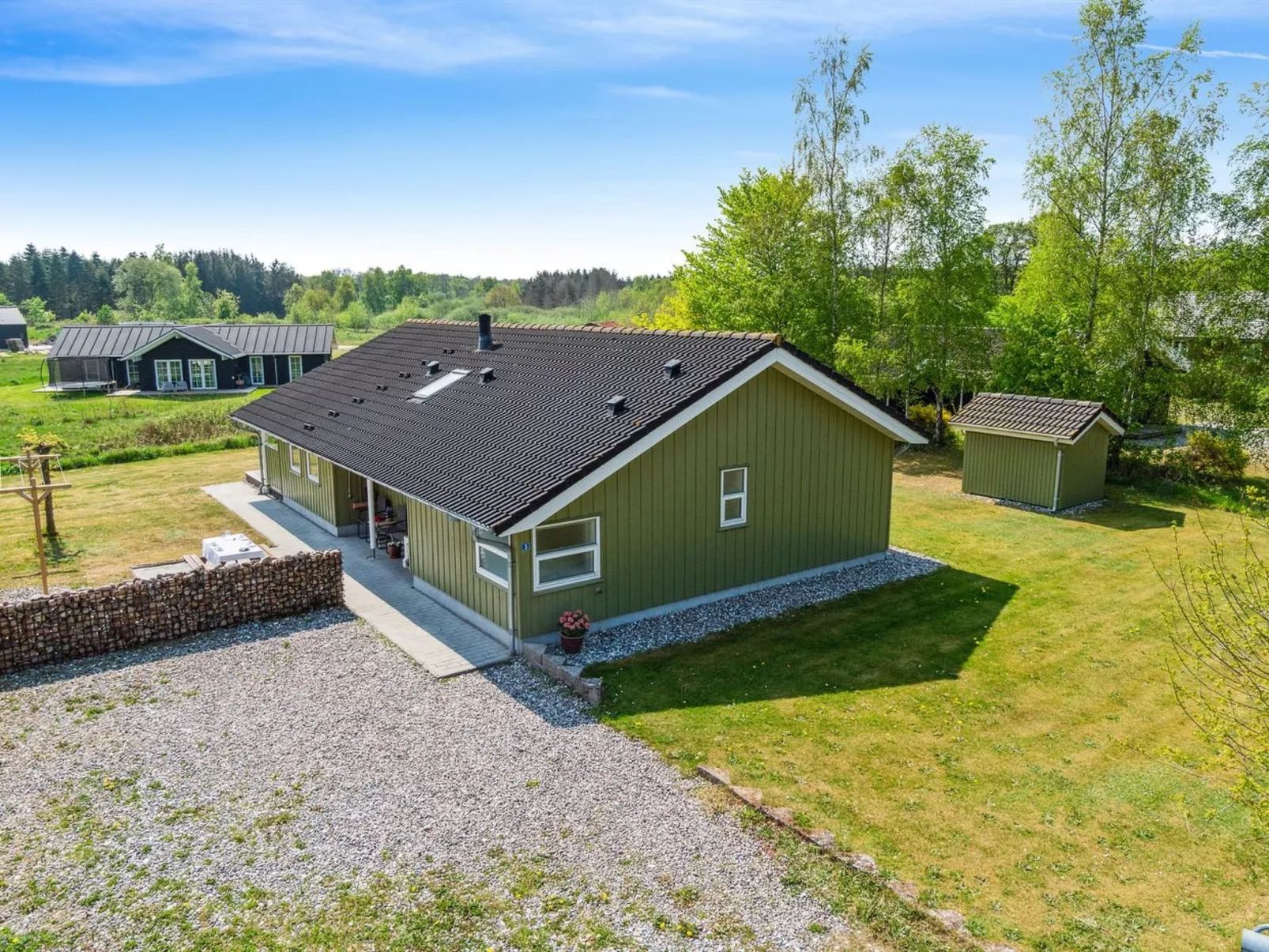 "Henninge" - 300m from the sea