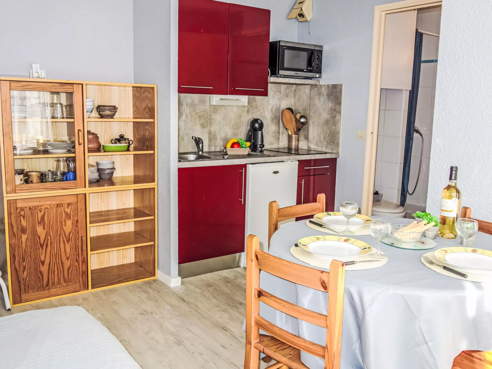 Les Mas de La Mer-Drinnen