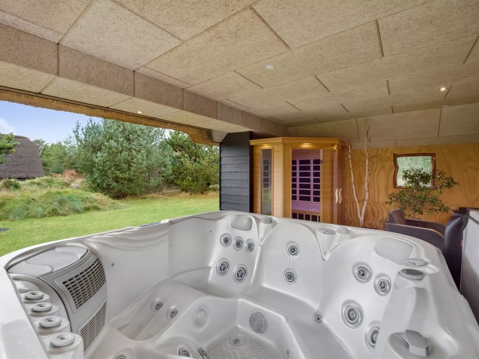 "Arja" - 2.2km from the sea