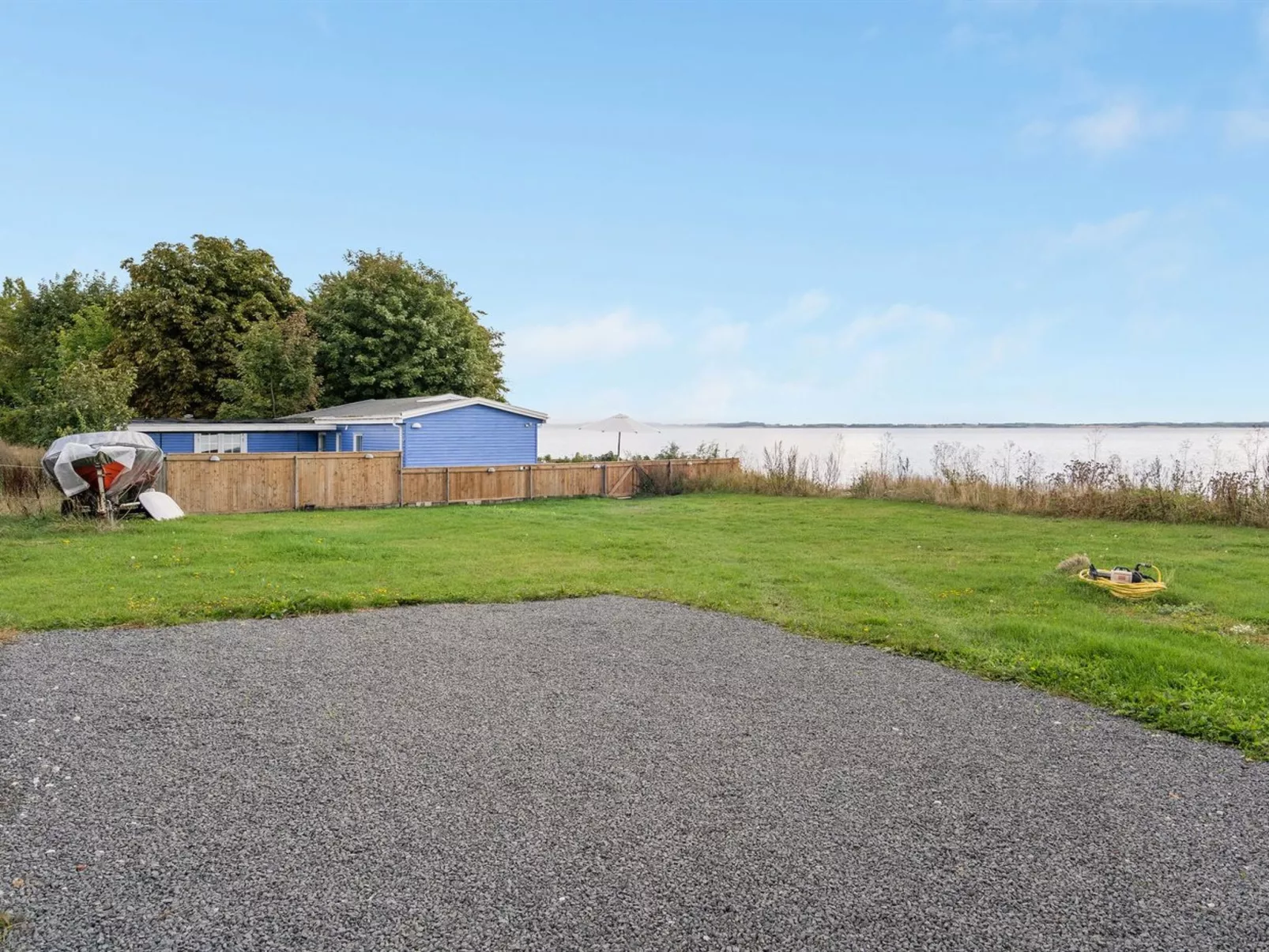 "Tana" - 5m from the sea