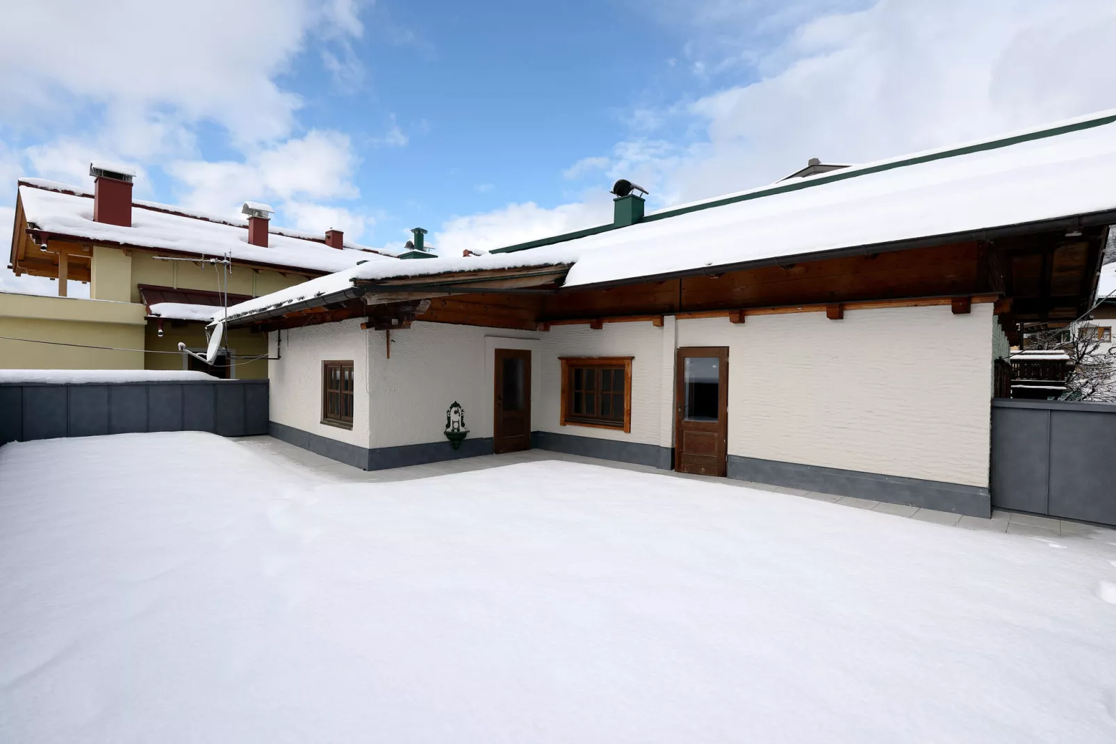 Grosszügiges Charmantes Apartment im Familiendorf - Uttendorf-Exterior winter
