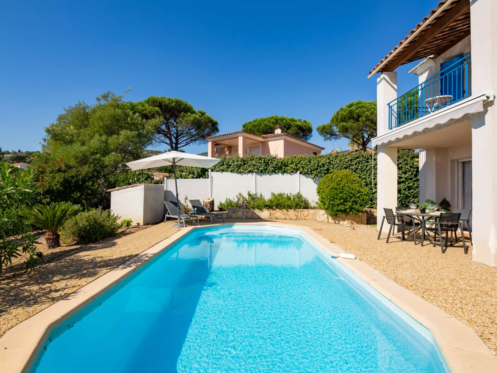 Le Mas d'Esquières 7-Outside