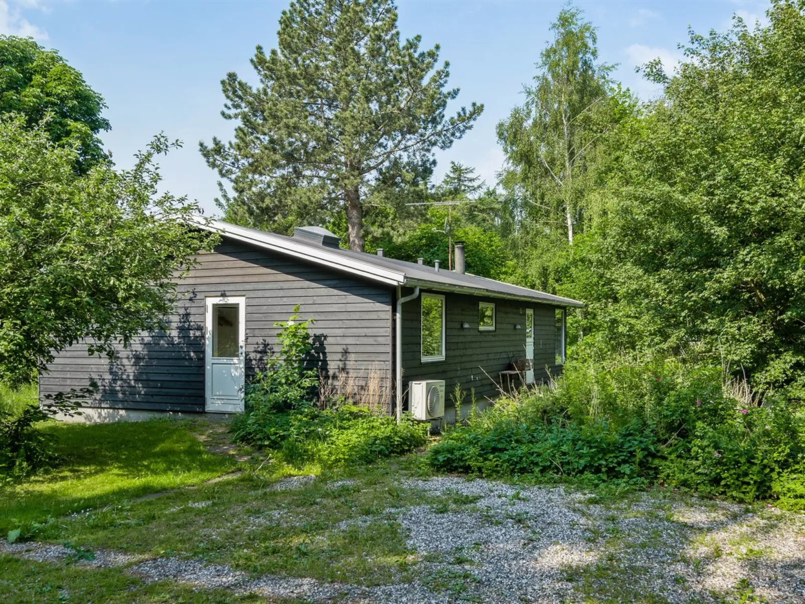 "Lucie" - 1.5km from the sea