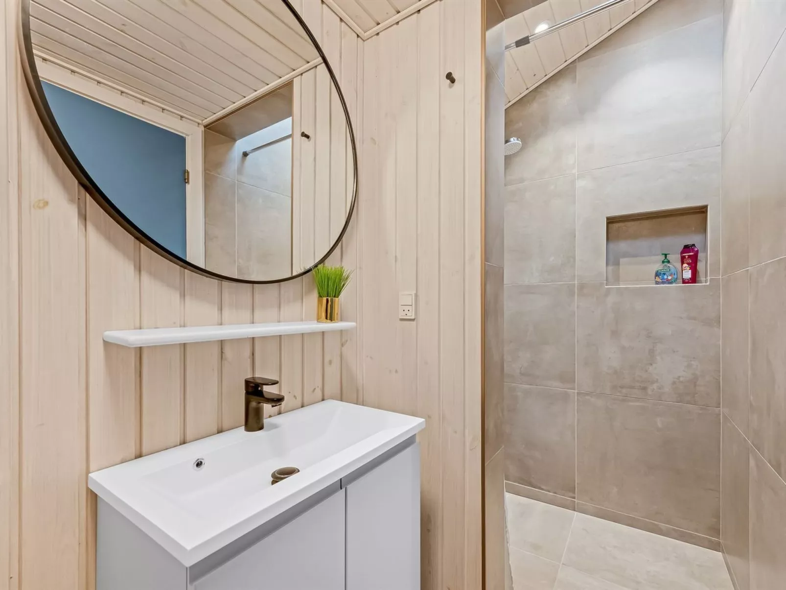 "Sviðandi" - 1.5km from the sea-Dedans