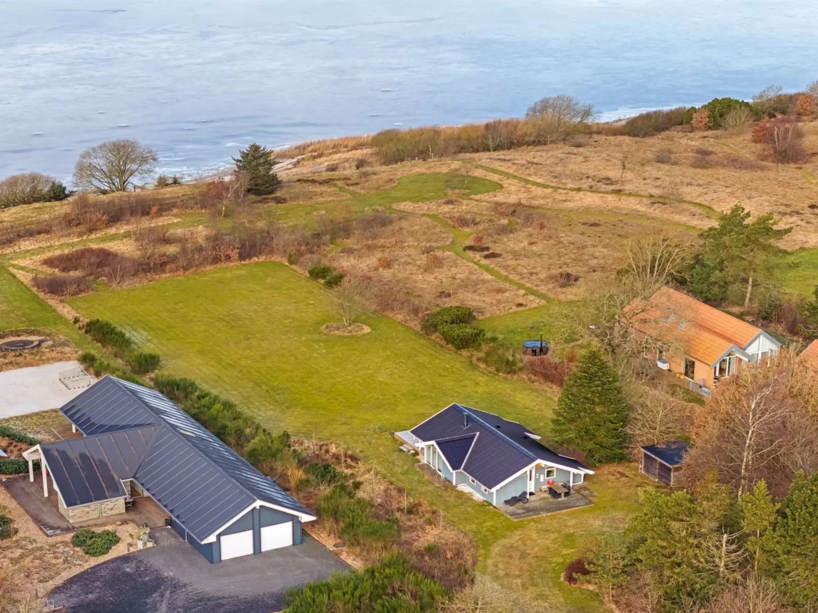 "Arleta" - 250m to the fjord-Outside