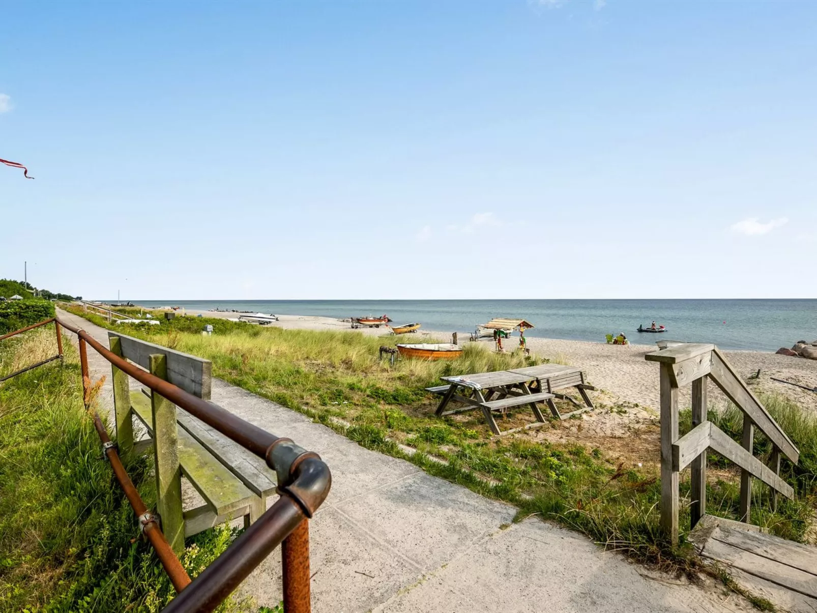 "Neea" - 40m from the sea