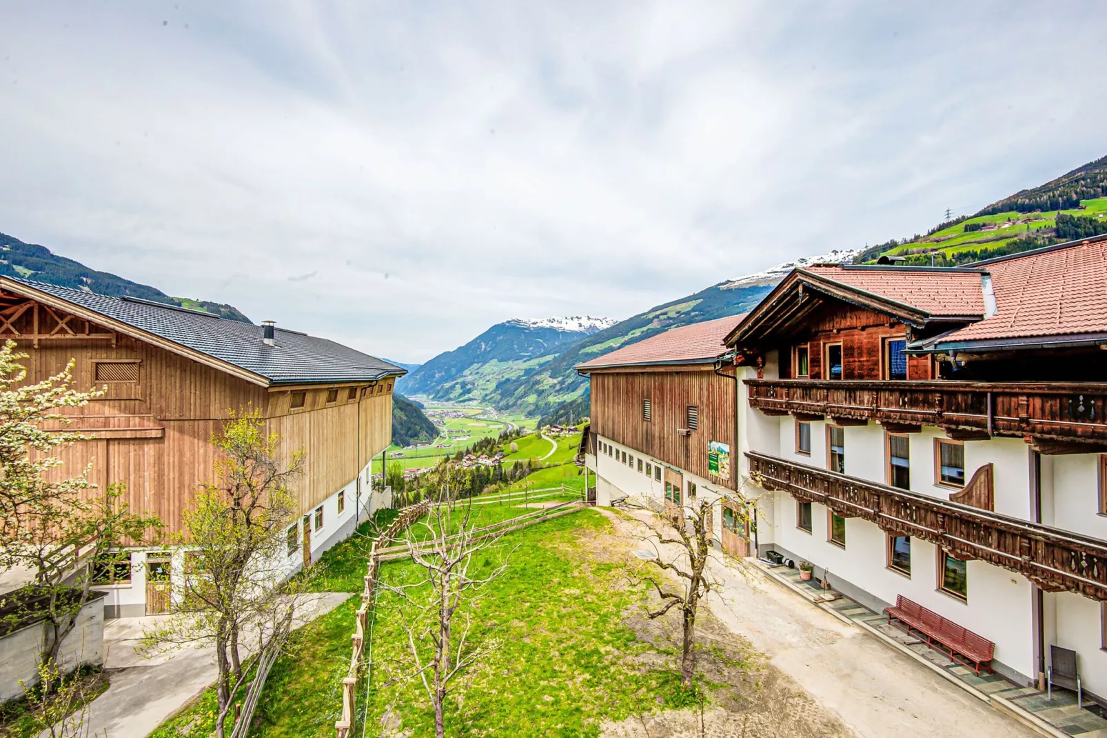 Klammerhof - Dorfblick klein-View summer