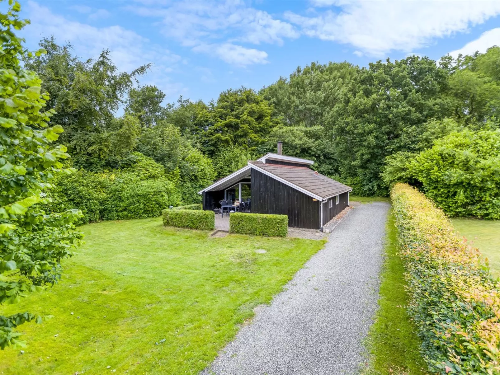 "Corinna" - 28km from the sea