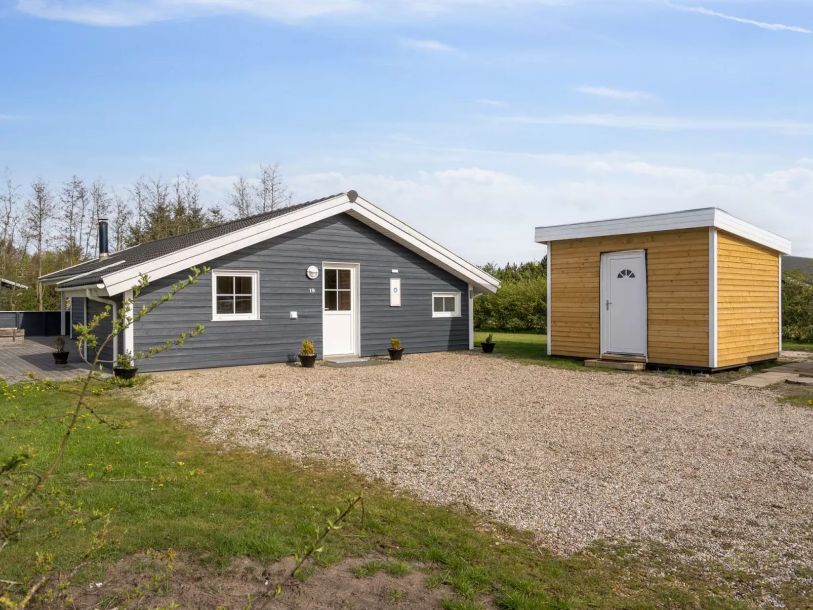 "Tinka" - 1.2km to the fjord