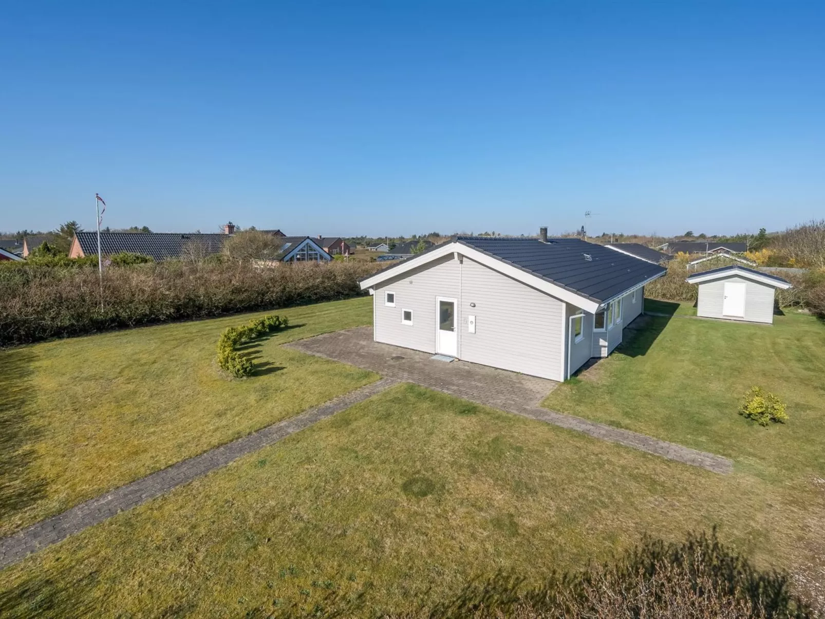 "Ellis" - 700m to the fjord