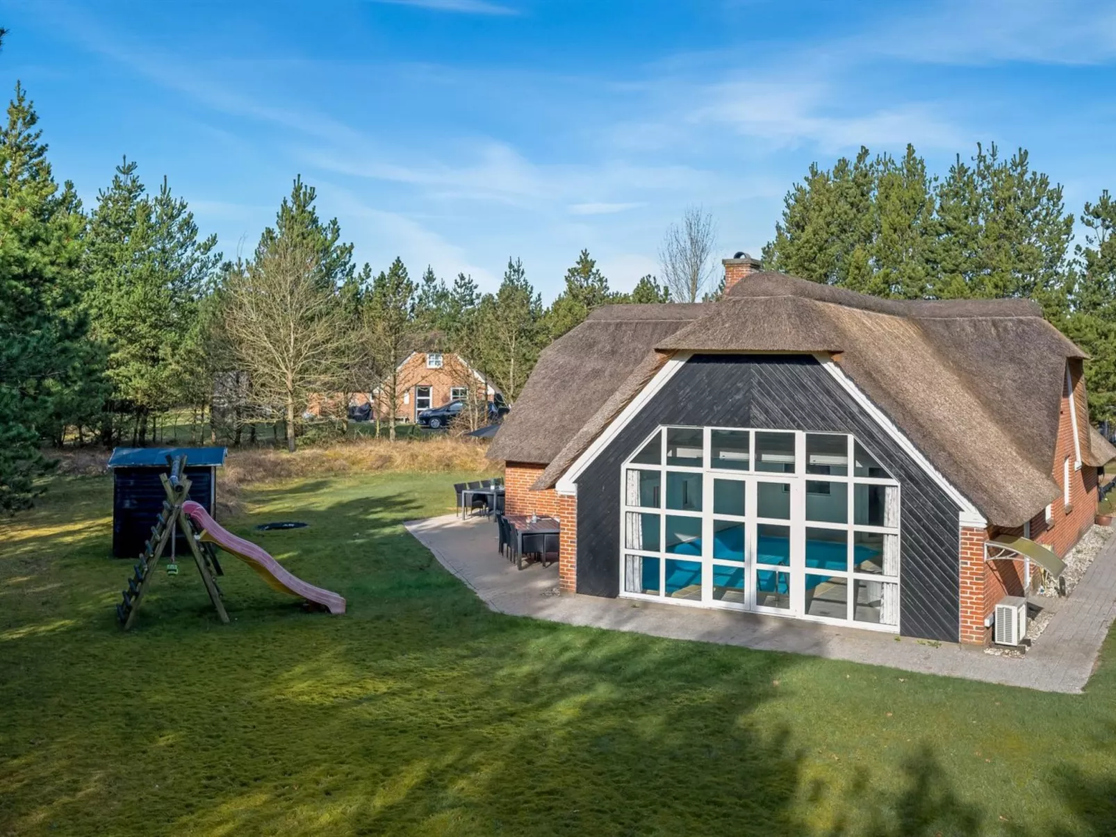 "Dorris" - 4.3km from the sea