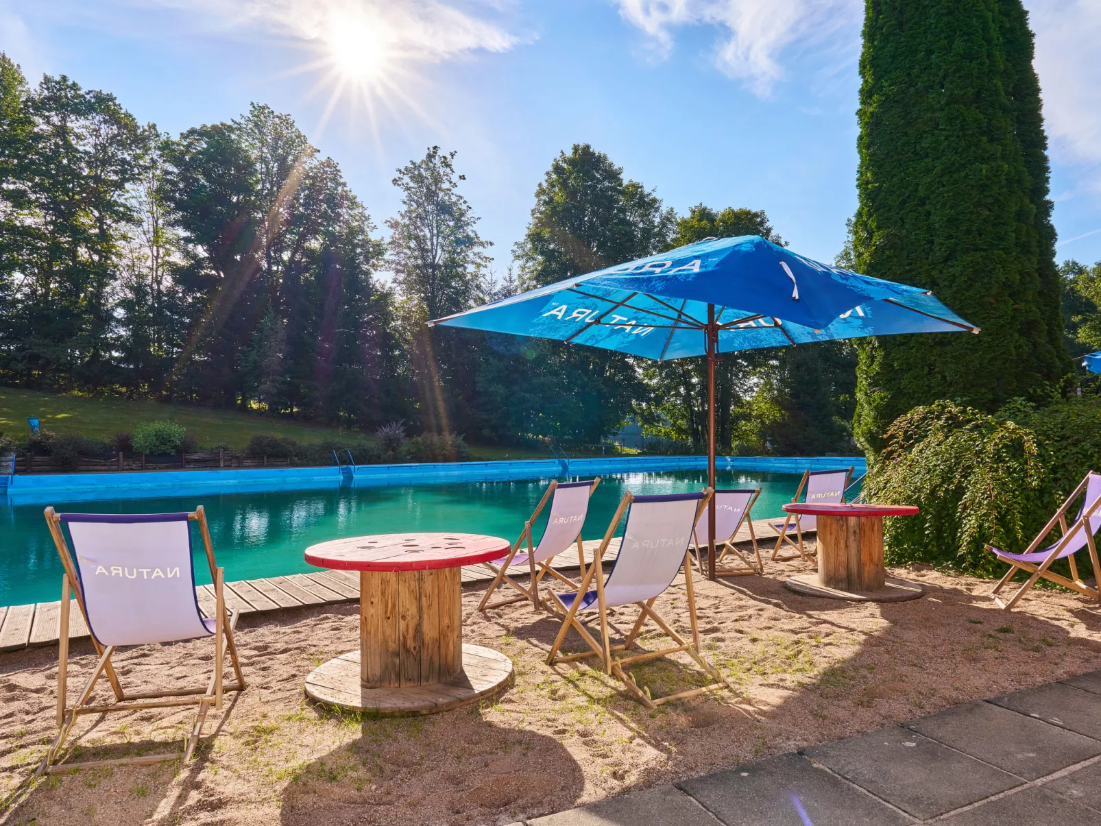 Luxe Timber Lodge & Pet Retreat-Outside