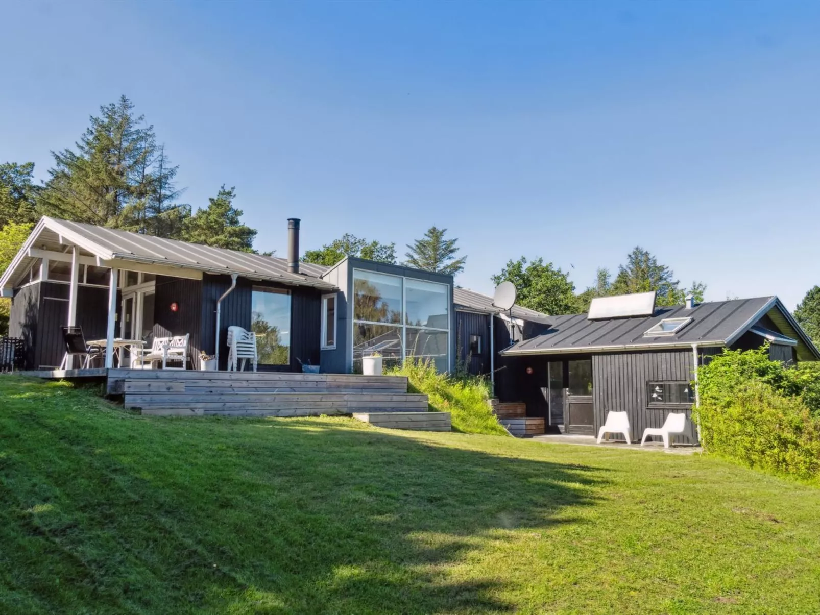 "Henryk" - 350m from the sea