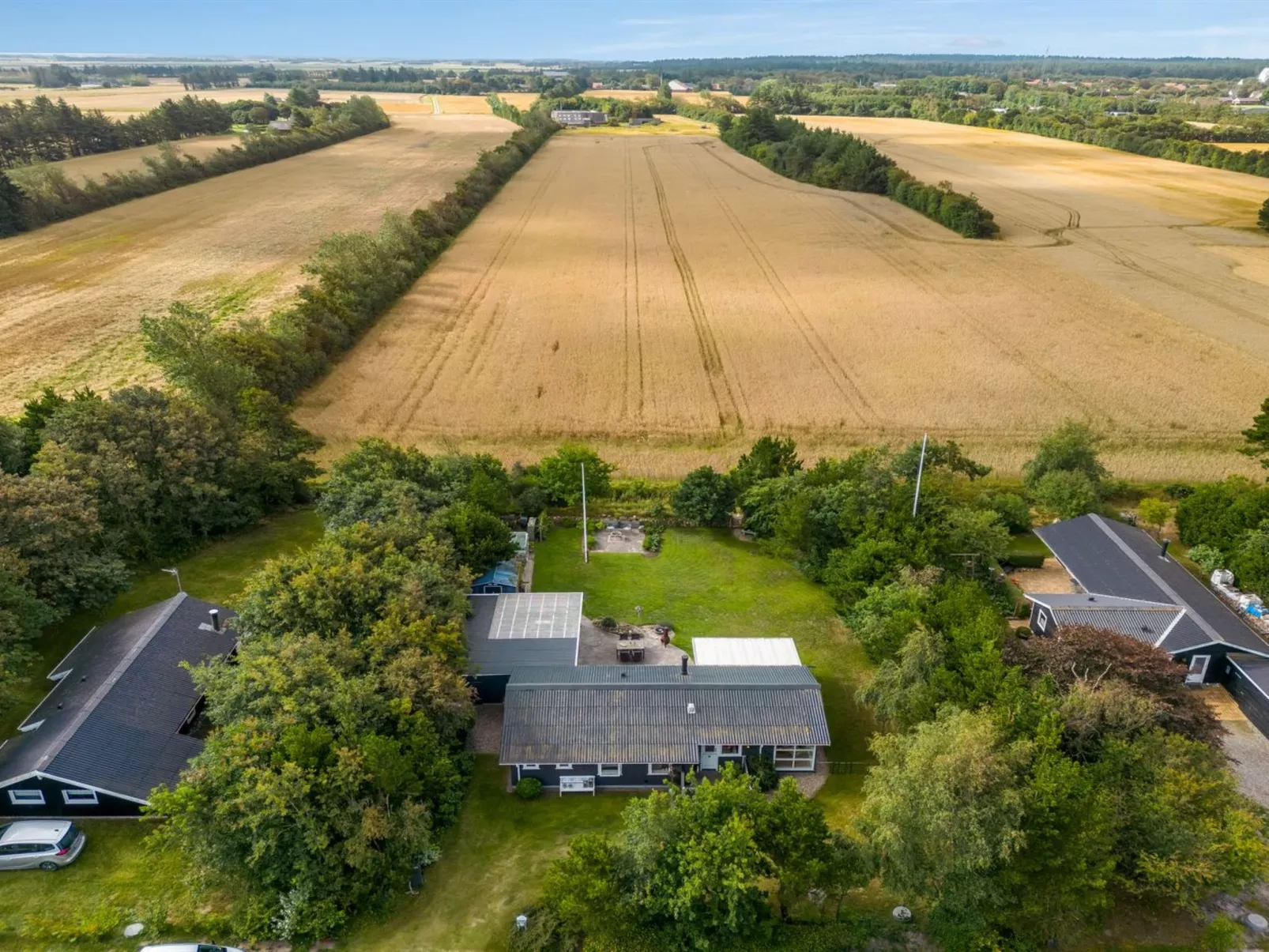 "Waghn" - 800m to the fjord