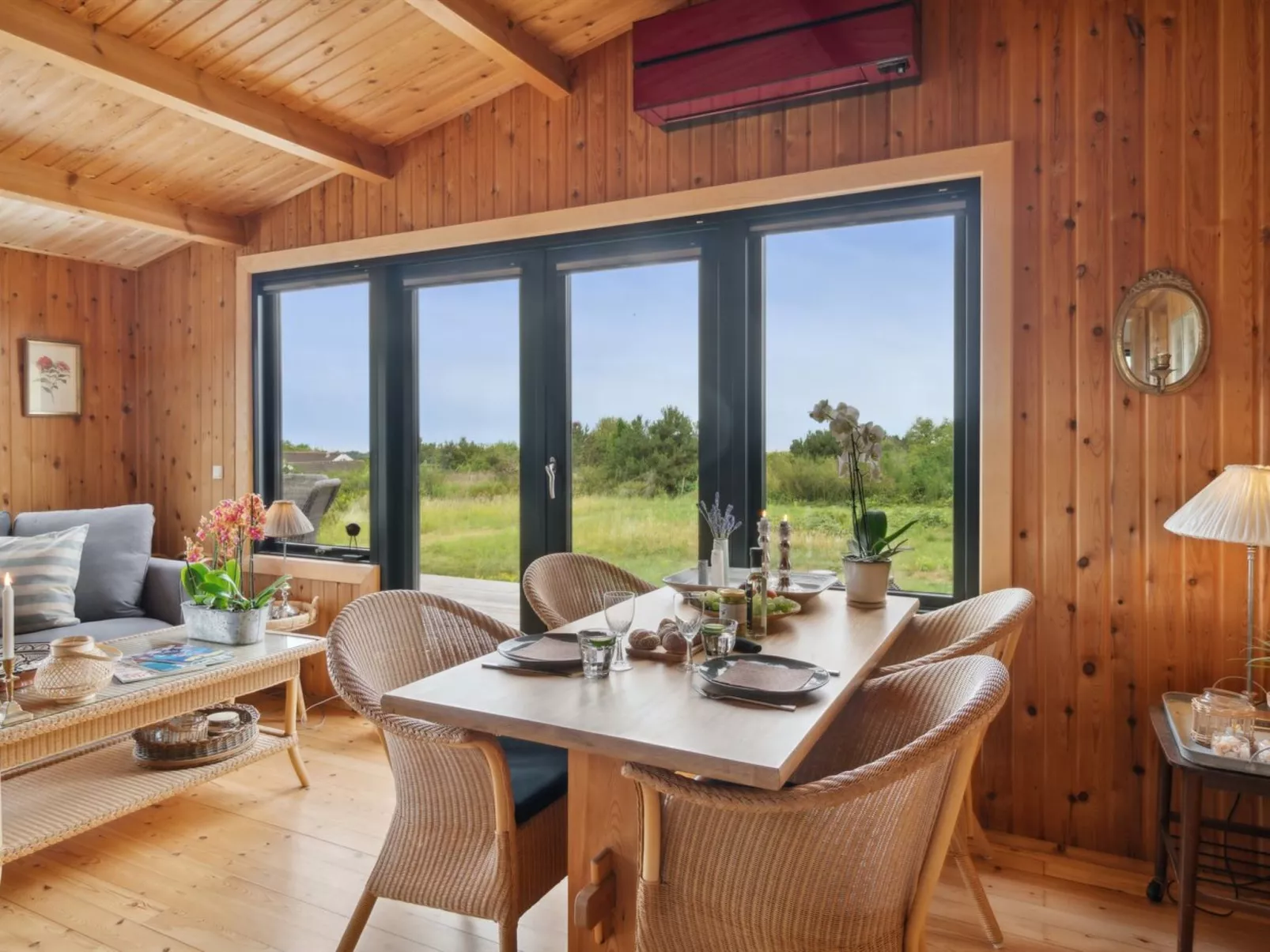 "Aurore" - 1.3km from the sea-Inside