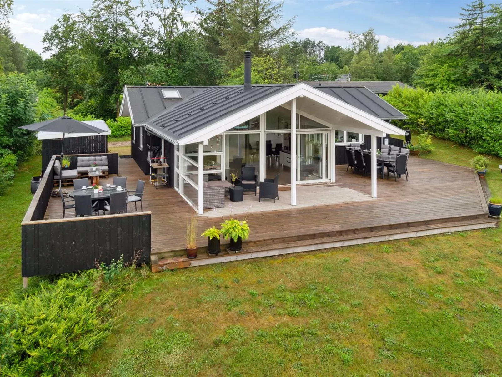 "Esmeralda" - 350m from the sea