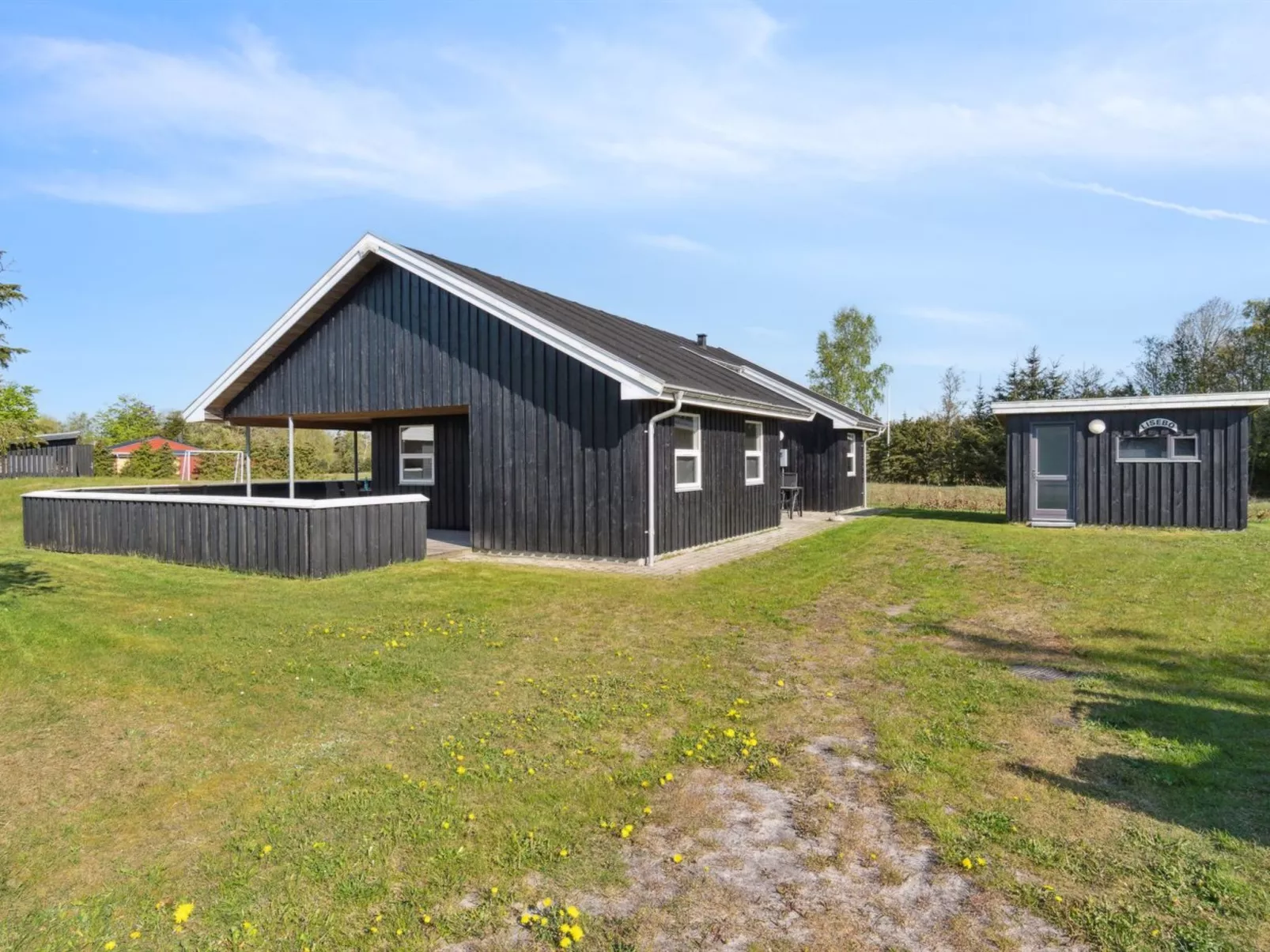 "Elmo" - 800m from the sea