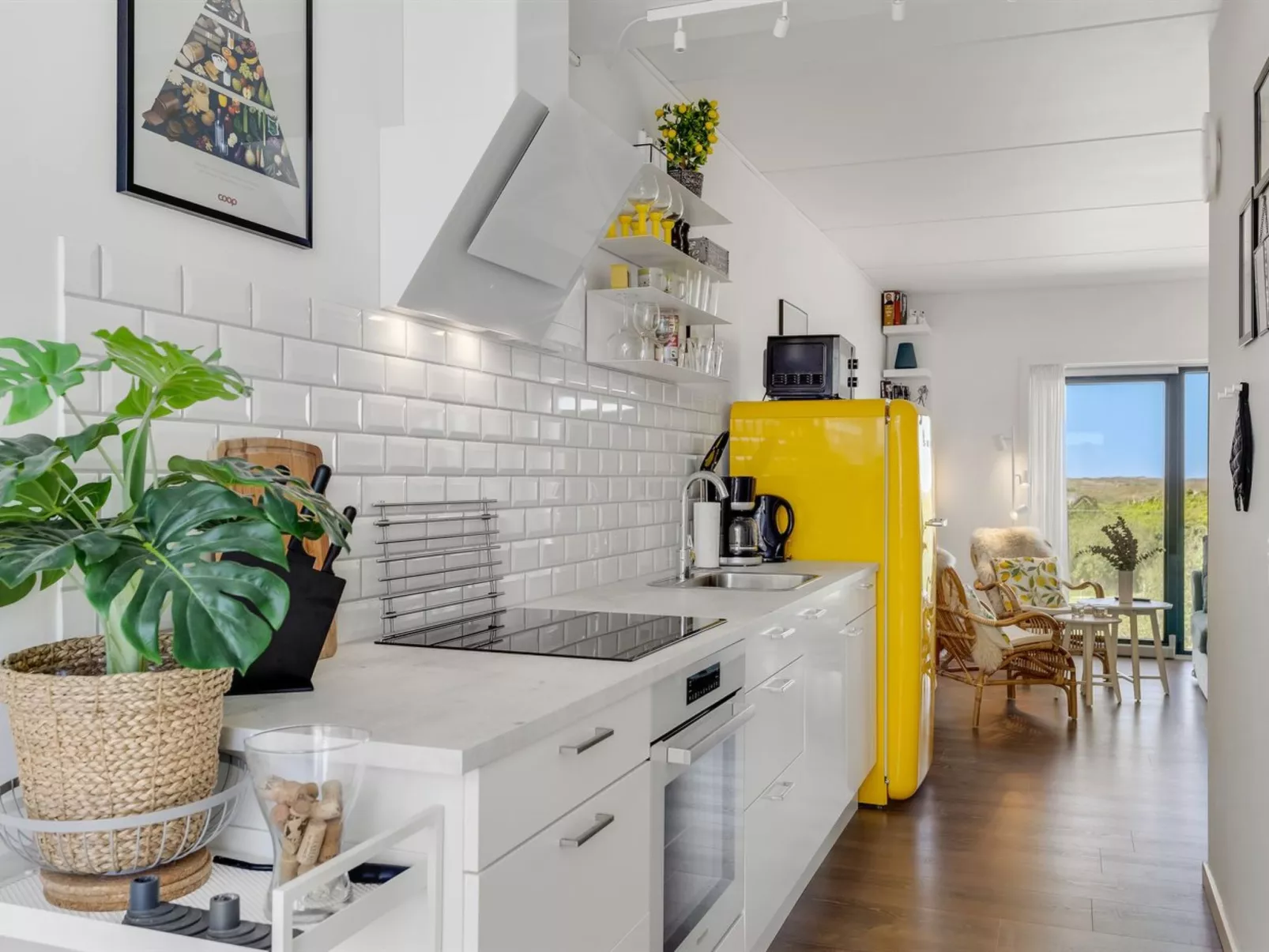 "Naike" - 100m from the sea-Dedans