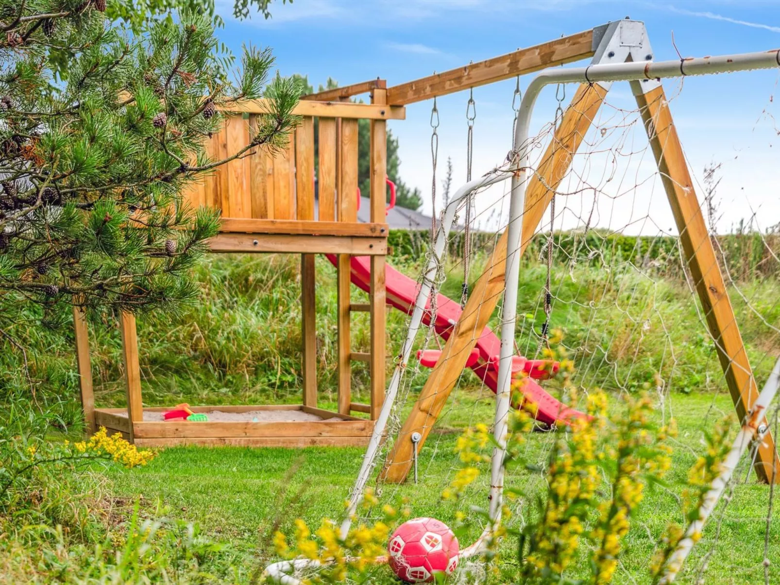 "Thjodulf" - 300m from the sea