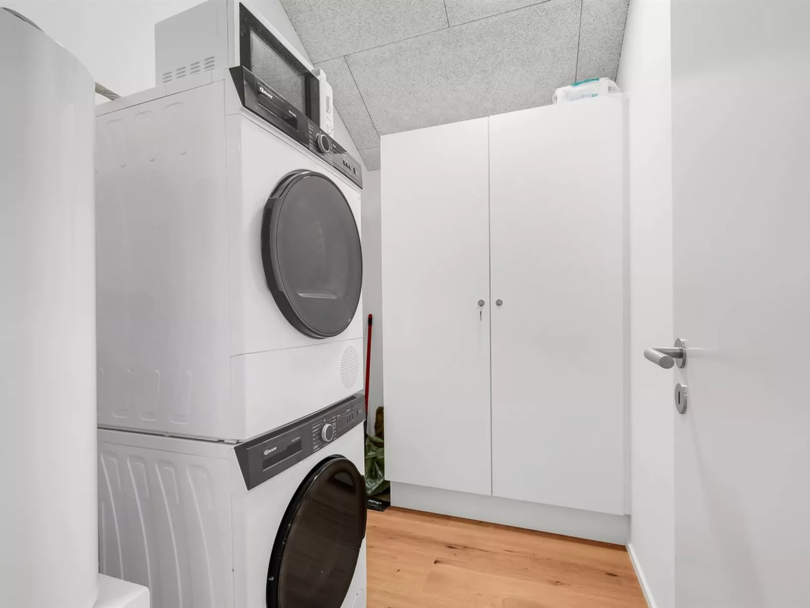 "Ivar" - 300m from the sea