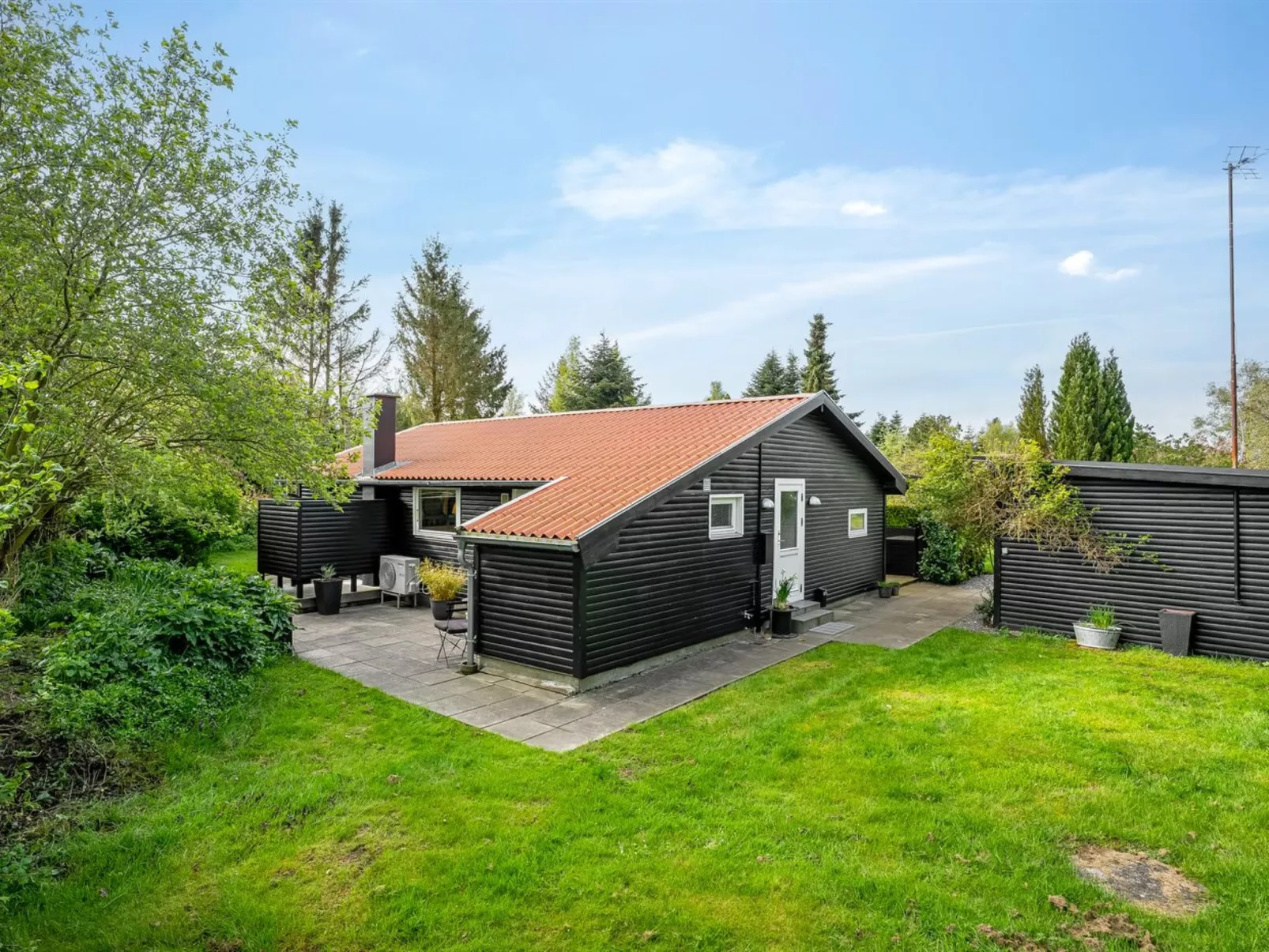 "Jula" - 290m from the sea