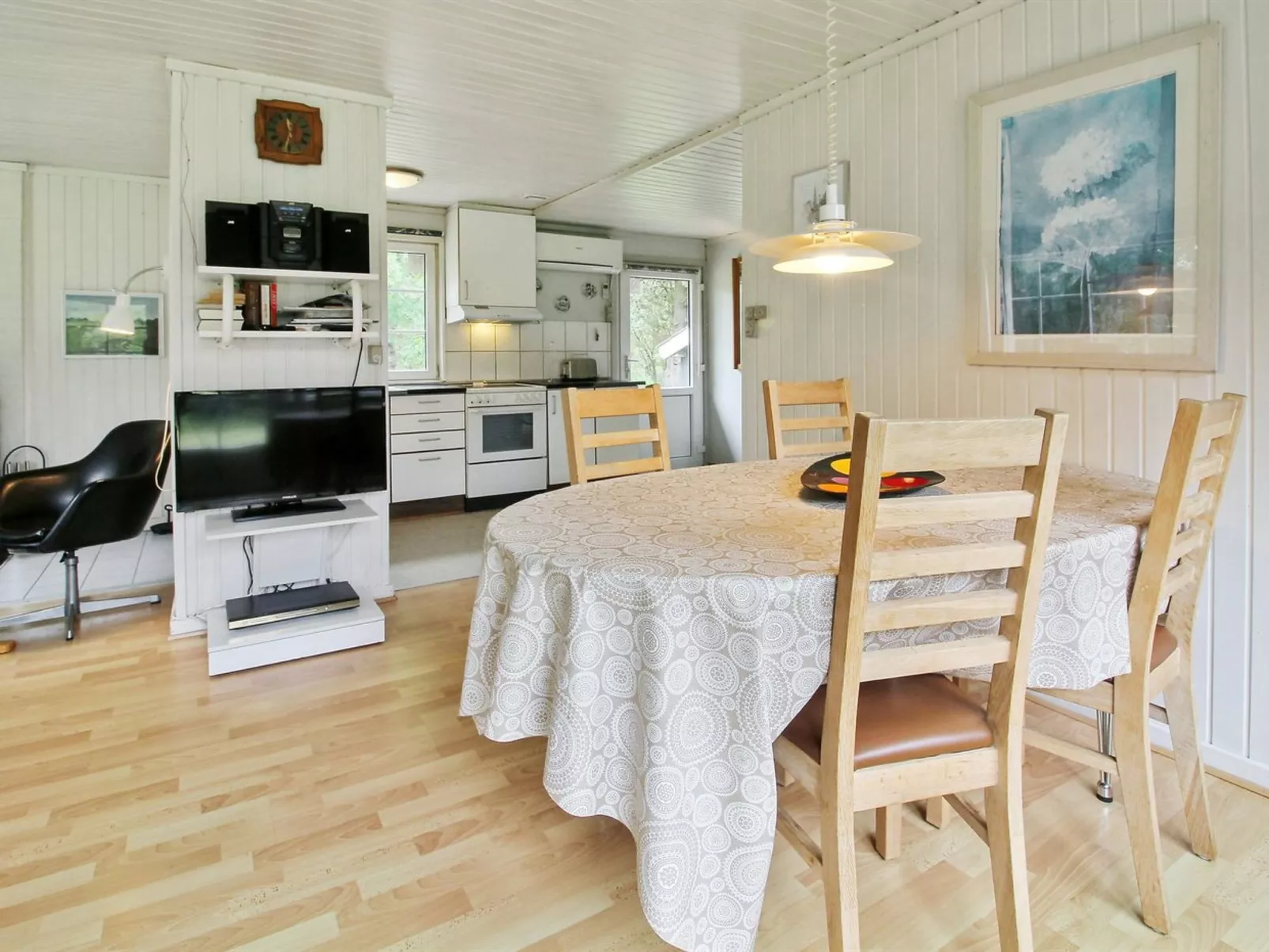 "Ylvi" - 2.8km from the sea