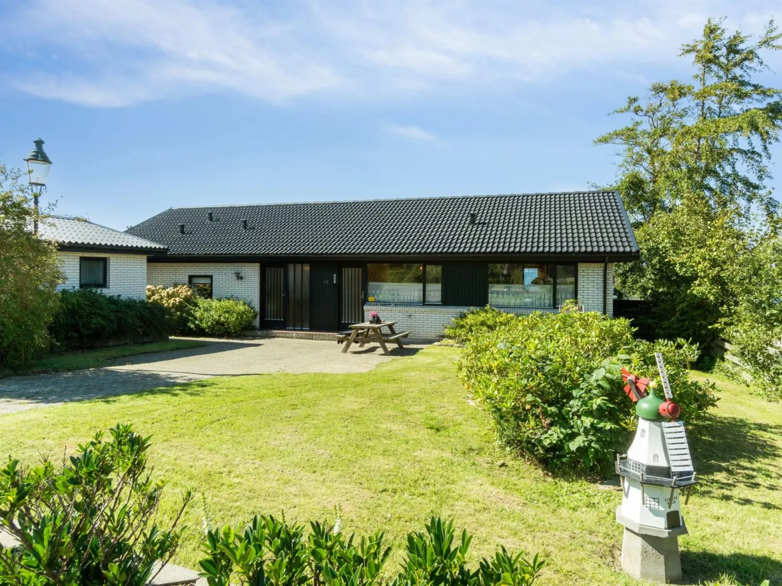 "Jovana" - 40m from the sea