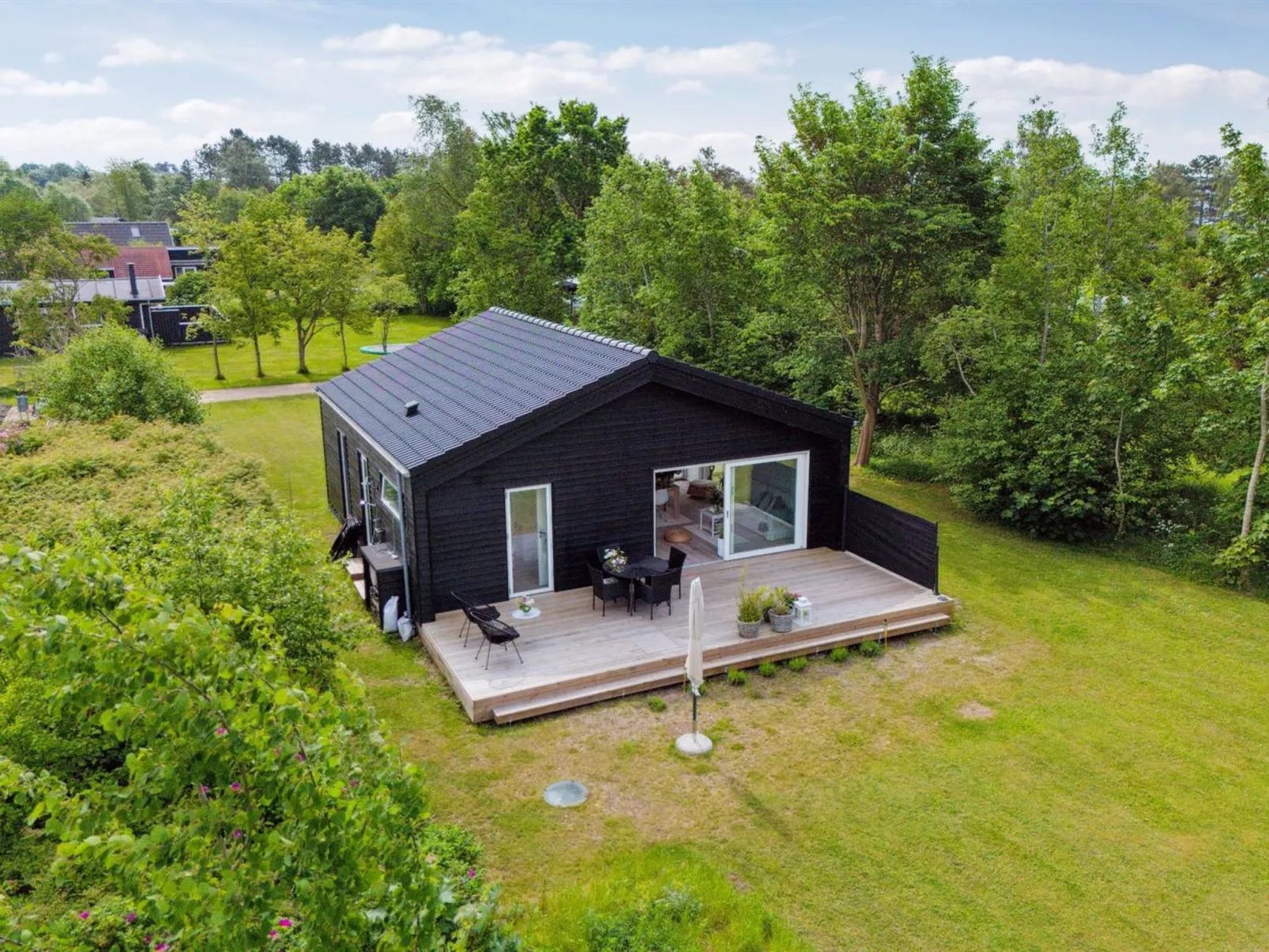 "Sys" - 150m from the sea