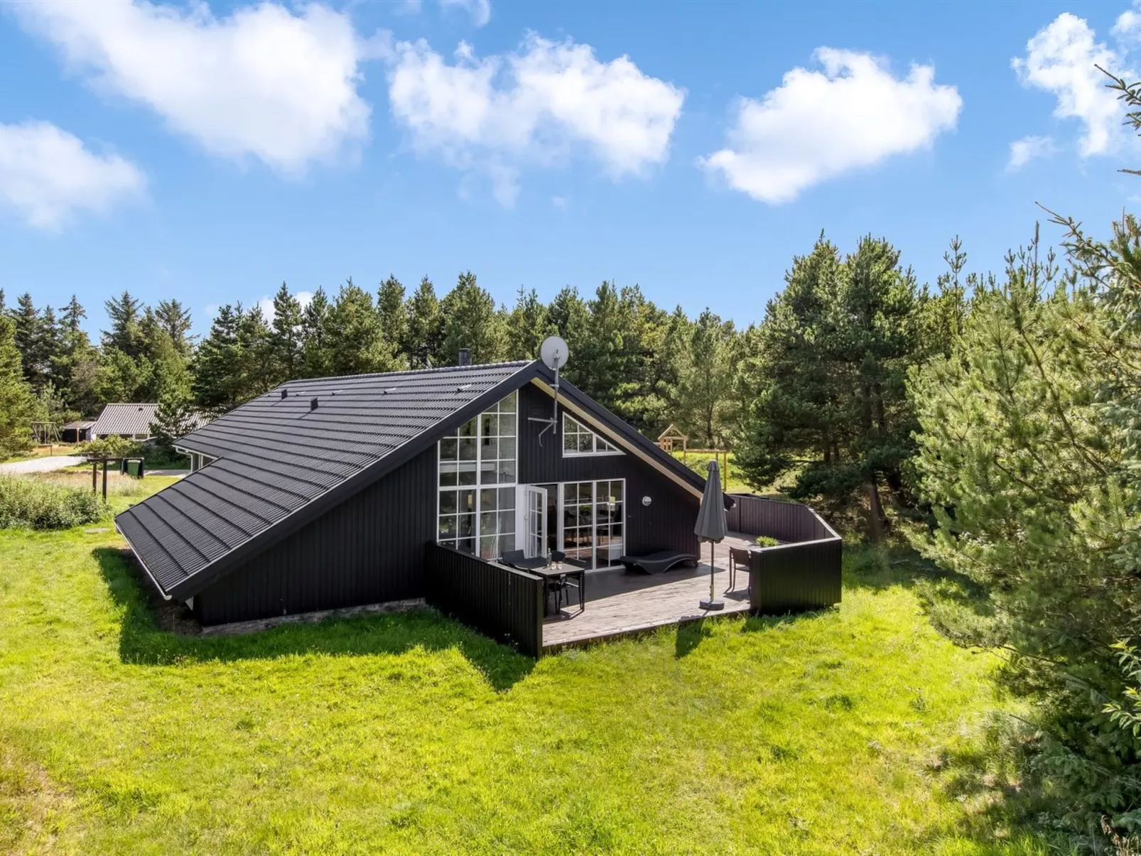 "Joseline" - 1.8km from the sea