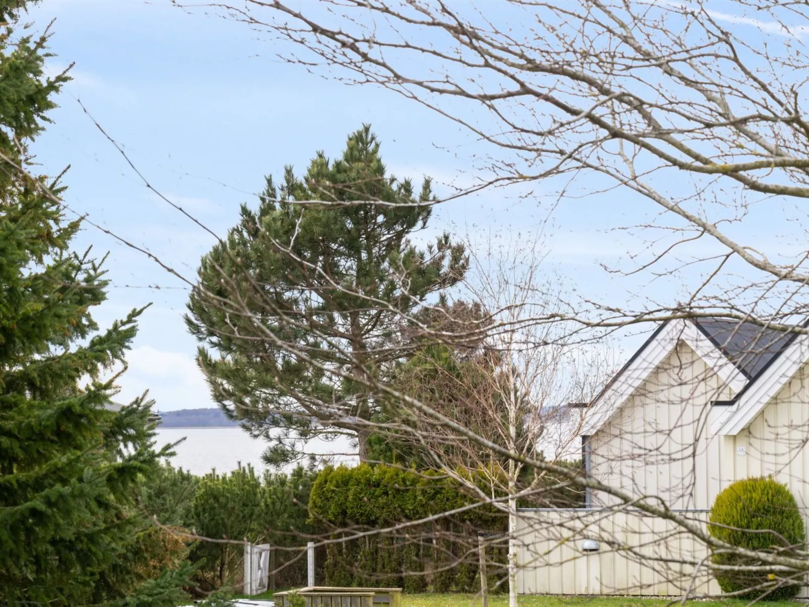 "Ama" - 200m to the fjord