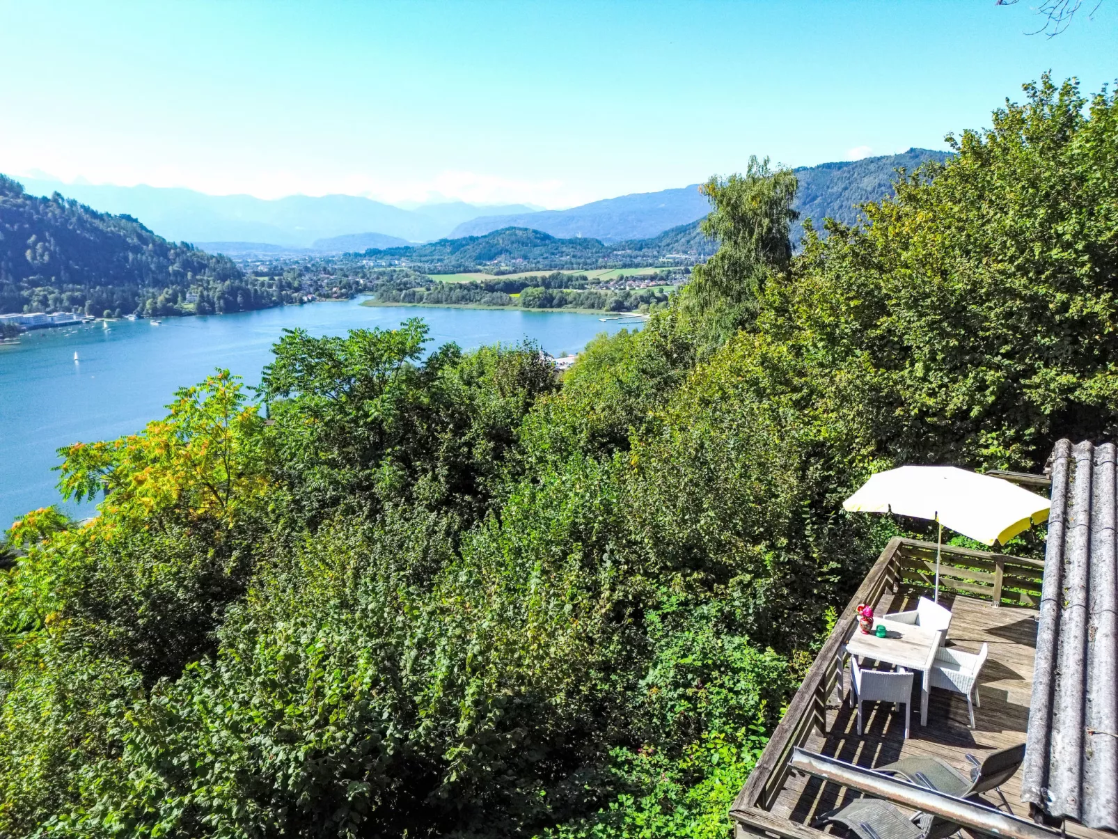 Häuschen am Waldrand-Outside