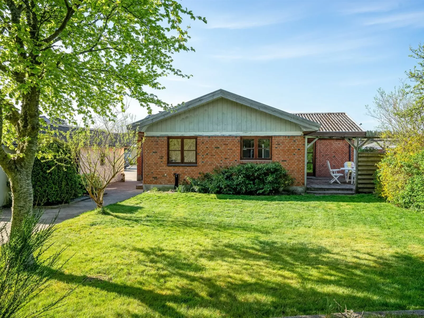 "Satu" - 2km from the sea