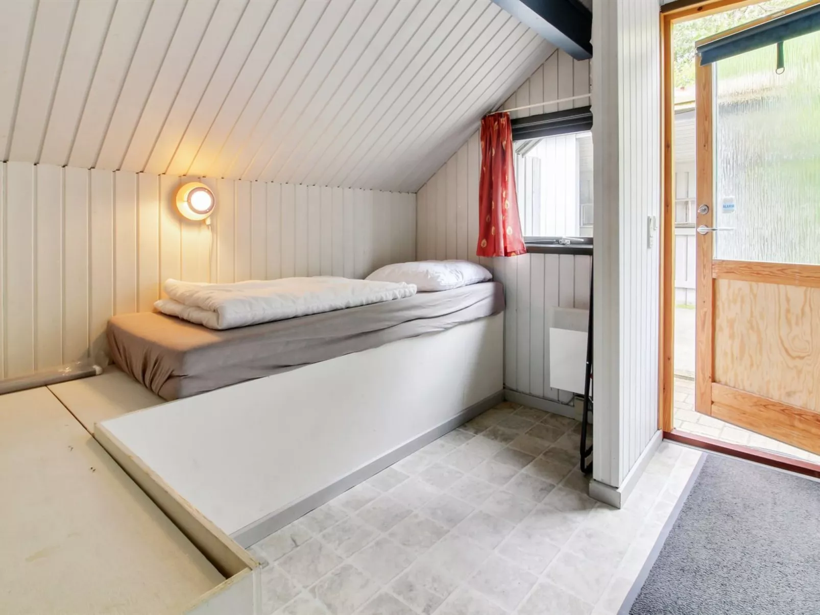 "Ofrath" - 30km from the sea-Drinnen